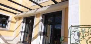 Toldos e Cobertura em Policarbonato Transparente